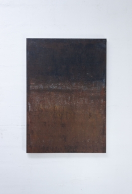 Pintura abstracta contemporánea “2087” de Maria Paola Coda, composición en tonos oscuros y tierra con profundidad atmosférica. 