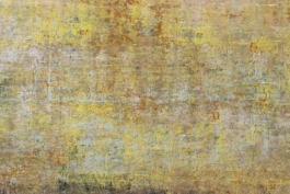 Pintura abstracta de Maria Paola Coda titulada 4937, con una transición de tonos amarillos, verdes y rosados en la parte superior hacia rojos, marrones y negros en la parte inferior.